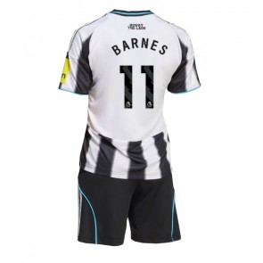 Newcastle United Harvey Barnes #11 Hemmaställ Barn 2025-26 Kortärmad (+ Korta byxor)